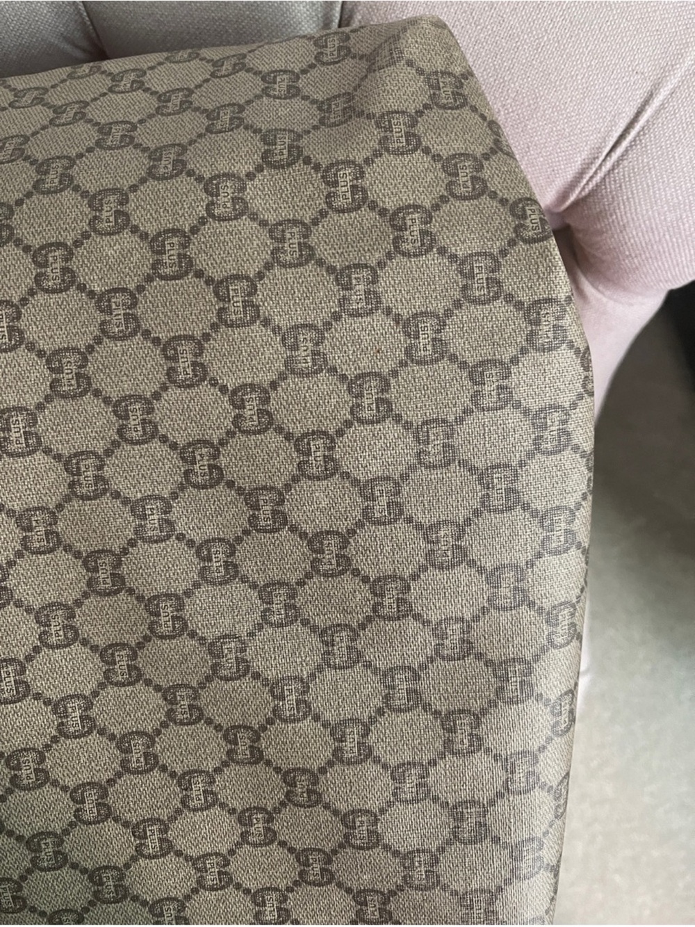 Gucci plus tote with COA - Picture 4 of 12